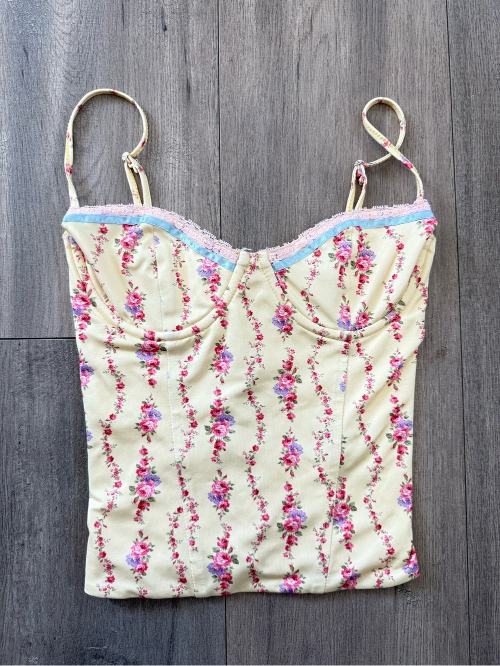 Edikted Indira Floral Printed Cupped Lace-trim Corset Tank Top